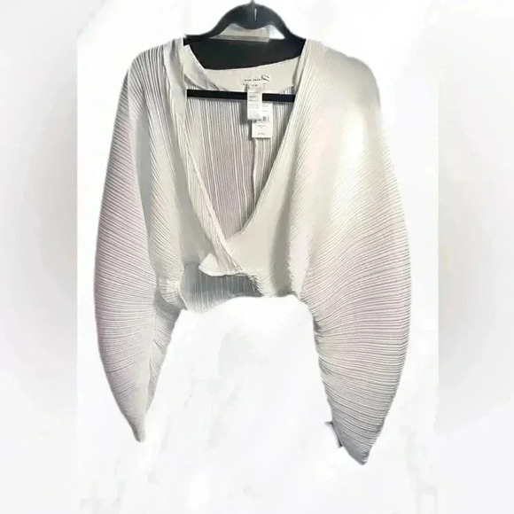 NWT Good American “plisse” sculpted long sleeve cream 1/2 - Picture 2 of 5